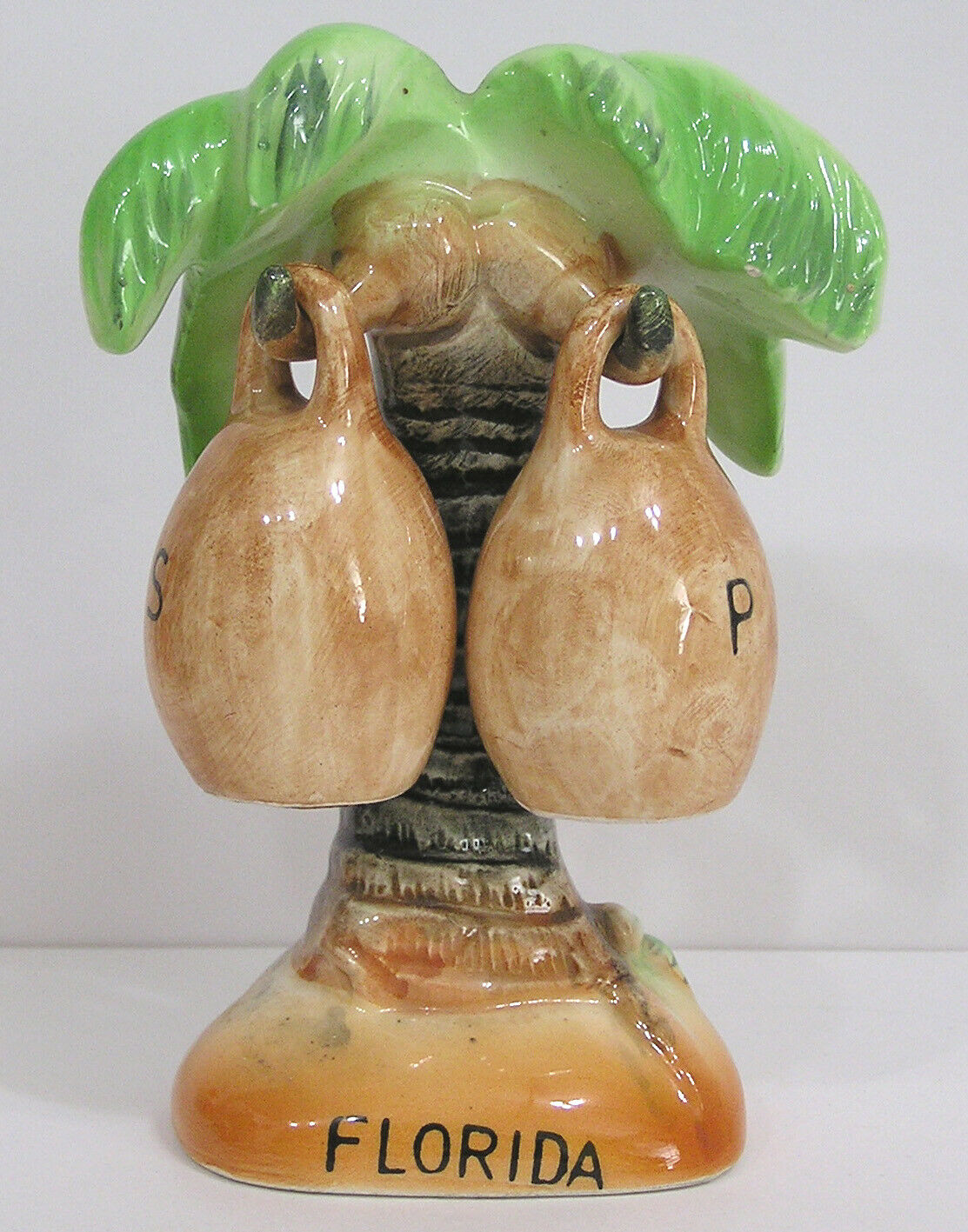 Vintage Florida Ceramic Souvenir Figural Palm Tree Coconut Salt & Pepper Shakers