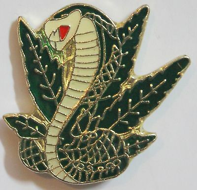 Cobra Marijuana Leaf Lapel Hat Pin Pot Tie Tack Hippie Cannabis Weed
