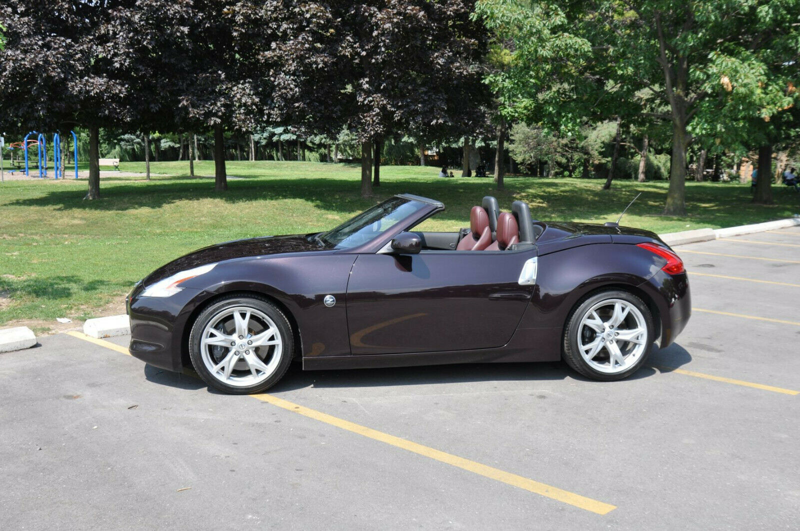 2010 Nissan 370z  Convertible, Low Miles, Very Clean, Auto Trans.