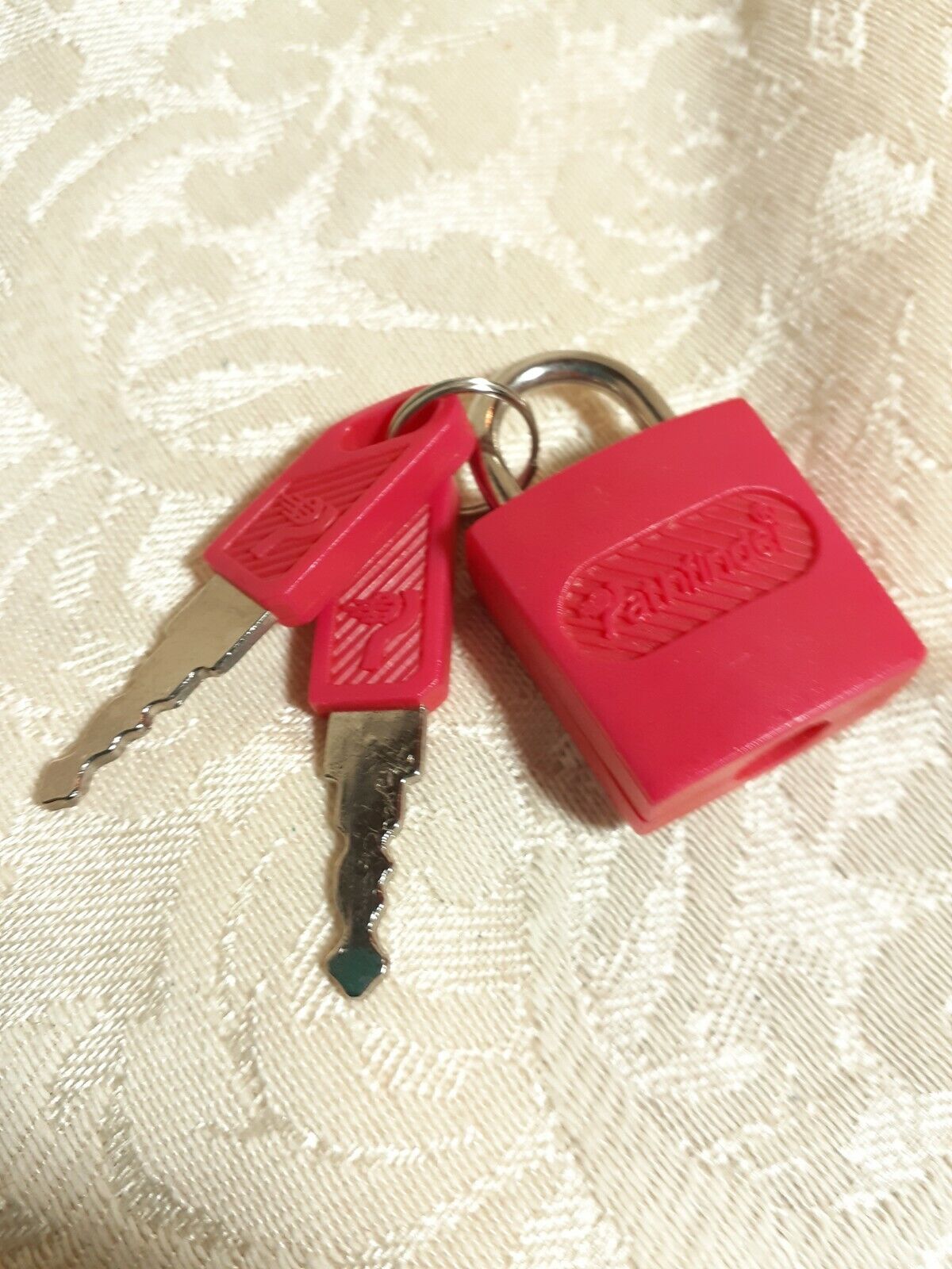Pathfinder Red Luggage Key Lock W/ 2 User Keys